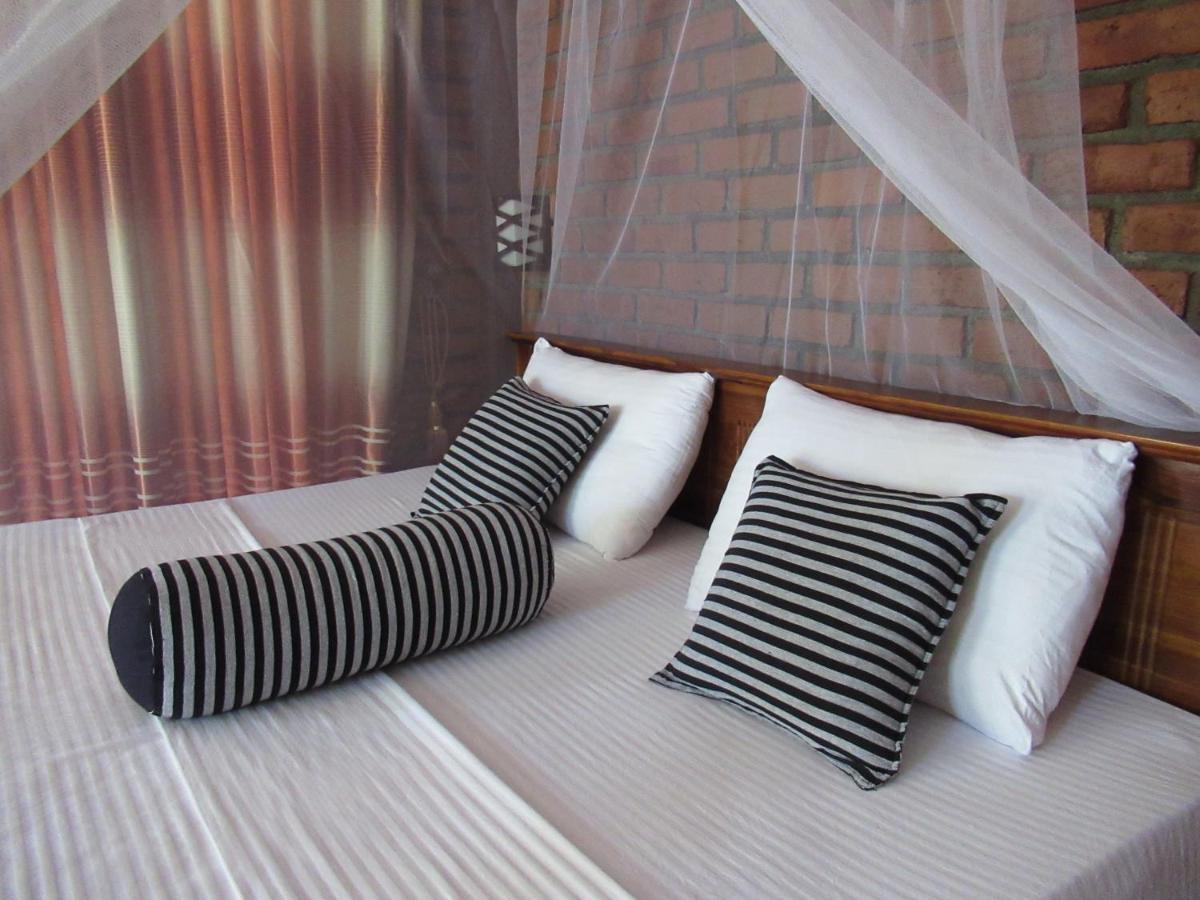 Bed and Breakfast The Rezt Елла Екстер'єр фото